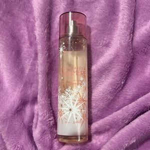 Bath and Body Work Snowflakes and Cashmere fragrance